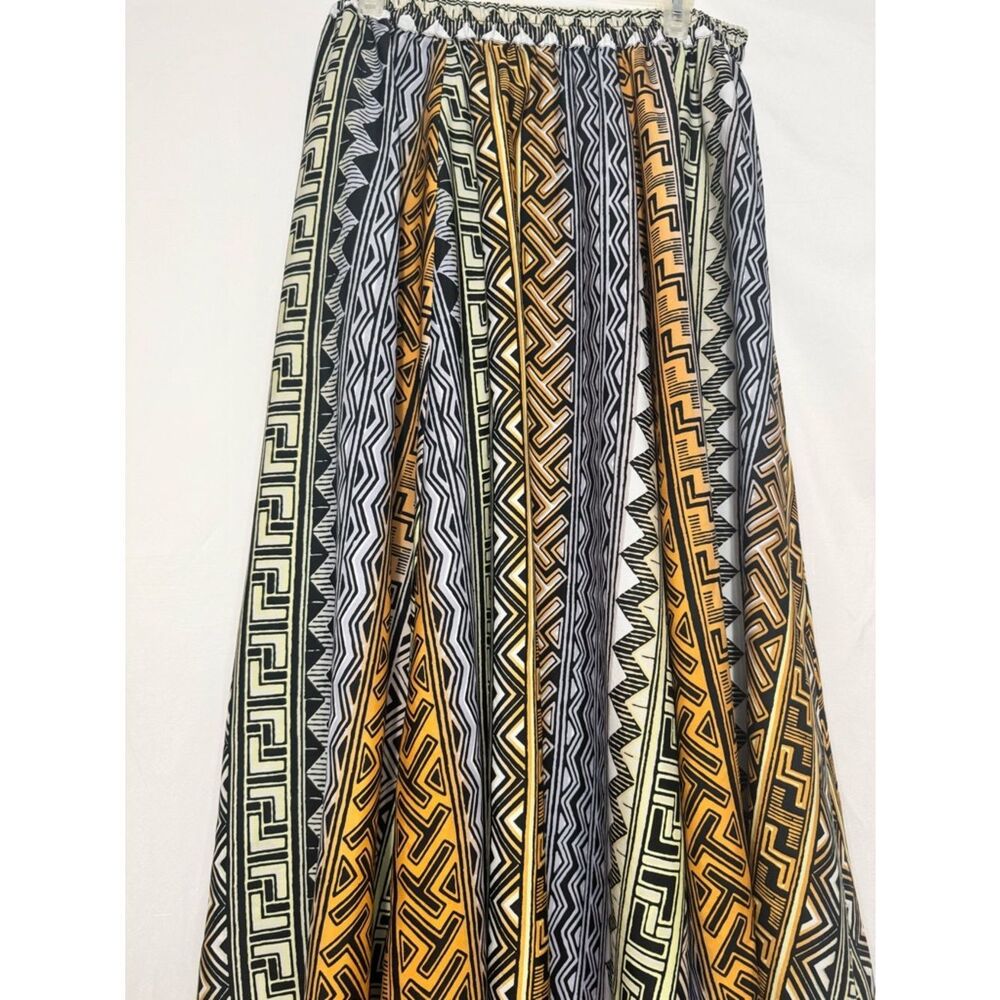 Beautiful Maxi skirt with bold geometric patterns Size L - Picture 2 of 6